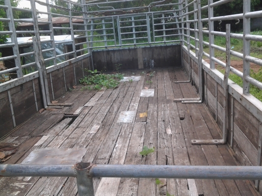 HINO FC กะบะพร้อมคอก ยาว 5.5 เมตร คัชีกว้าง 75 ซม. สวยพอใช้คับ