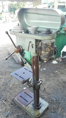 ******* Sold Out!! ******** สว่านแท่น King Kong ตัวใหญ่ Made in Taiwan ไฟ 380V. สภาพสวย สด พร้อมใช้!! 089-2499-123 นครปฐม