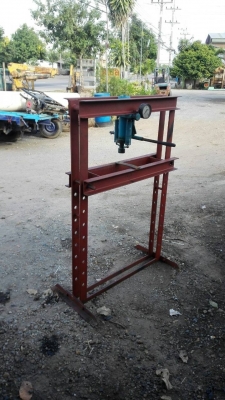 ====== Sold Out!! ====== แท่นอัดไฮดรอลิค 20 ตัน. Made in Sweden สภาพสวย สด ใหม่!! โทร 089-2499-123 นครปฐม