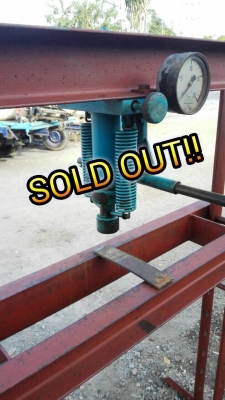 ====== Sold Out!! ====== แท่นอัดไฮดรอลิค 20 ตัน. Made in Sweden สภาพสวย สด ใหม่!! โทร 089-2499-123 นครปฐม