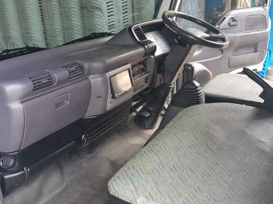 ขายISUZU ELF ป้ายไม่ติดเวลา 4 ประตู ขายISUZU ELF ป้ายไม่ติดเวลา 4 ประตู