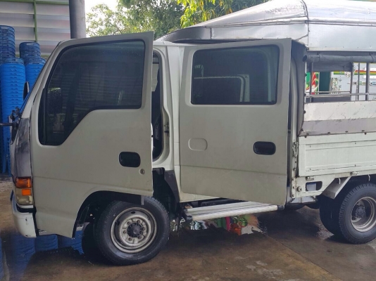 ขายISUZU ELF ป้ายไม่ติดเวลา 4 ประตู ขายISUZU ELF ป้ายไม่ติดเวลา 4 ประตู