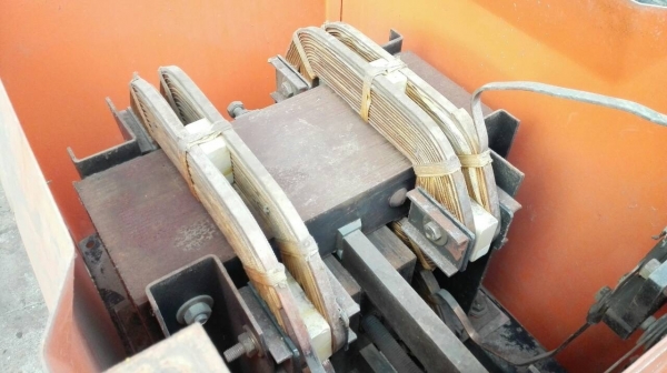 ******** Sold Out!! ********  ตู้เชื่อมพลัง 300 Amp.ใช้งาน 2 ระบบ ไฟบ้าน 220V. โรงงาน 380V. สภาพสวย สด ใหม่!! โทร 089-2499-123 นครปฐม