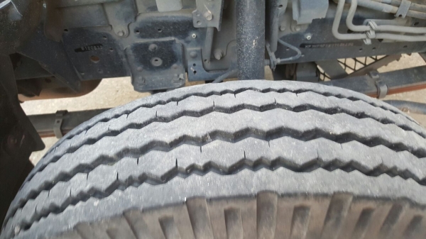 รถอีซุซุ 6 ล้อดั้ม NPR 150 แรงม้า ปี 51.    สนใจติดต่อ  081 - 6079515