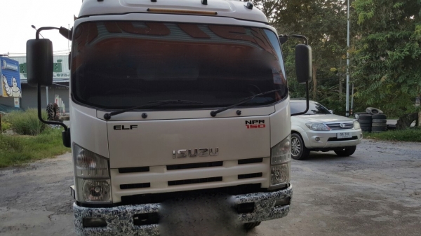 รถอีซุซุ 6 ล้อดั้ม NPR 150 แรงม้า ปี 51.    สนใจติดต่อ  081 - 6079515