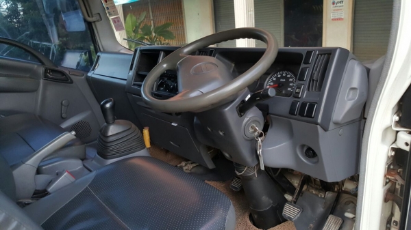 รถอีซุซุ 6 ล้อดั้ม NPR 150 แรงม้า ปี 51.    สนใจติดต่อ  081 - 6079515