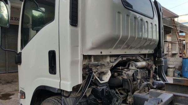 รถอีซุซุ 6 ล้อดั้ม NPR 150 แรงม้า ปี 51.    สนใจติดต่อ  081 - 6079515