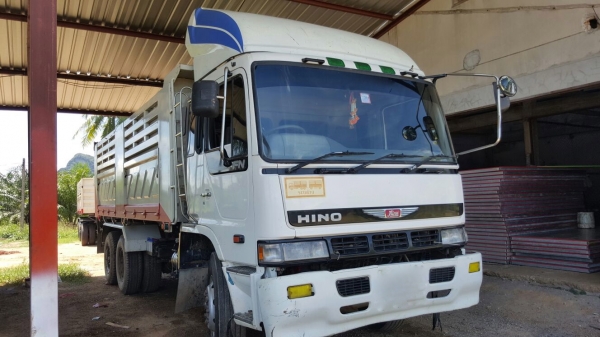 รถฮีโน่ 10 ล้อดั้ม FM3H เปลื่ยนเครื่อง 320 แรงม้า.    สนใจติดต่อ  081 - 6079515