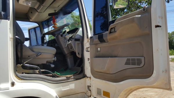 รถฮีโน่ 10 ล้อดั้ม FM3H เปลื่ยนเครื่อง 320 แรงม้า.    สนใจติดต่อ  081 - 6079515