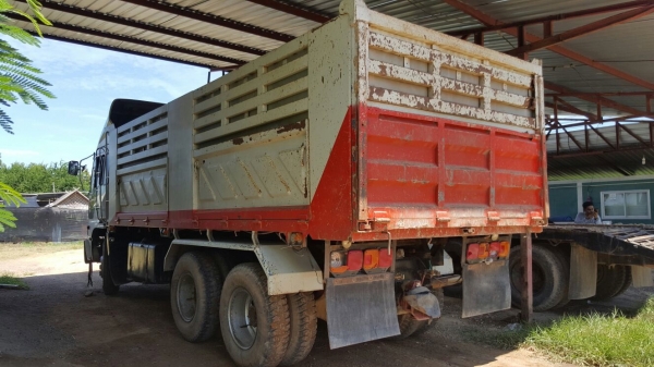 รถฮีโน่ 10 ล้อดั้ม FM3H เปลื่ยนเครื่อง 320 แรงม้า.    สนใจติดต่อ  081 - 6079515