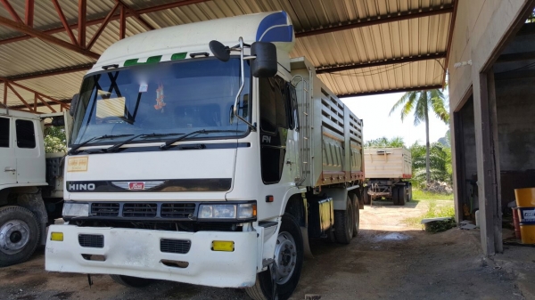 รถฮีโน่ 10 ล้อดั้ม FM3H เปลื่ยนเครื่อง 320 แรงม้า.    สนใจติดต่อ  081 - 6079515