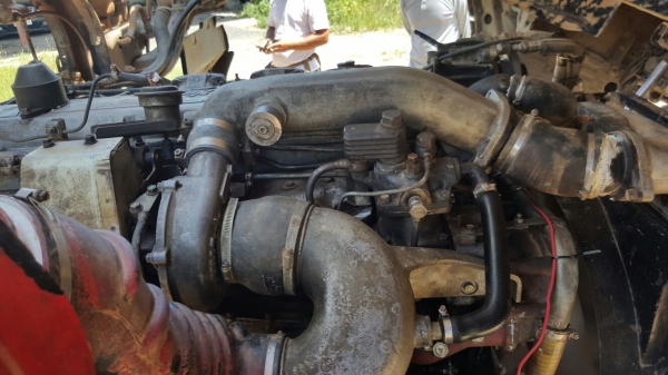 รถฮีโน่ 10 ล้อดั้ม FM3H เปลื่ยนเครื่อง 320 แรงม้า.    สนใจติดต่อ  081 - 6079515