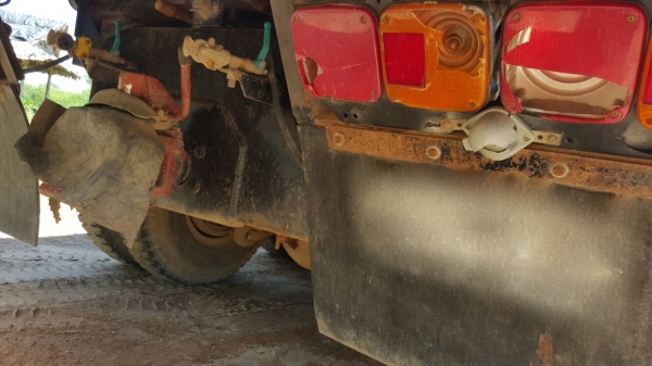 รถฮีโน่ 10 ล้อดั้ม FM3H เปลื่ยนเครื่อง 320 แรงม้า.    สนใจติดต่อ  081 - 6079515