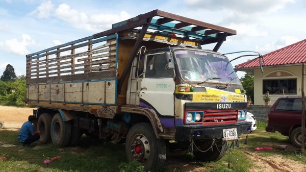 ขาย10ล้อ2เพลาอีซูซุ จัมโบ้200 สโลว์อินเตอร์4สปีด แชชซีใหญ่ ช่วงล่างดีเช็คใหม่สวยดัมพ์ พร้อมใช้งาน เอกสารเล่มทะเบียนพร้อมโอน พร้อมลุยงาน