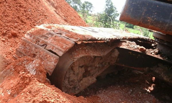 ขายรถขุดแบ็คโค PC200 KATO ช่วงล่างดี เอวดี สภาพพร้อมใช้งาน ภายในครบพร้อมลงงาน