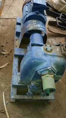 ปั้มน้ำติดมอเตอร์ รุ่นนี้ไล่อากาศได้เอง ไม่ต้องกรอกน้ำแยะ ไฟ 380 V  สนใจติดต่อ คุณปิ่น 081-9176906