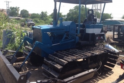 D2PL D2-5 ใบมีดสไลค์ได้ เอียงซ้ายขวา คว้ำหน้าหลัง บรูซโซ่ใหม่หมด เฟืองพ็อกเก็ตใหม่ ใบดีไม่มีหัก เครื่องไม่กินน้ำมันเครื่อง หม้อน้ำดีไม่ร้อนทะลวงมาใหม่ เลี้ยวซ้ายขวาปกติ ปั้มดี ไฟชาร์ทดี เเบตเตอร์รี่พร้อม