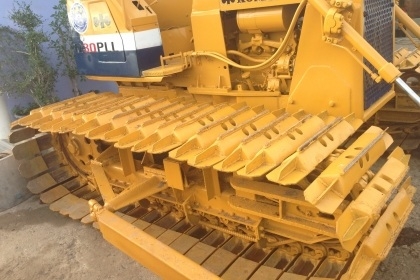 ขายKOMATSU D2-6 PLL สภาพสวย พร้อมใช้งานเครื่องดี ช่วงล่างดี ใบแทร็คเต็ม