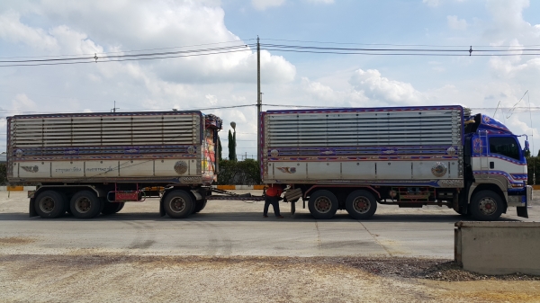 ขายรถพ่วง 22 ล้อ แม่.ลูก กระบะเนียมคอกเกษตรดั้ม อู่.ส สมบัติ ISUZU 360 ปี.54 ราคา.2690000 รถสวย ยางเต็ม สนใจรีบจองด่วน