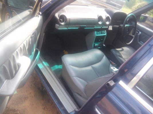 ขายเหมาเบนซ์ W123