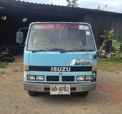 รถบรรทุก 4 ล้อ ISUZU NKR NEW ELF