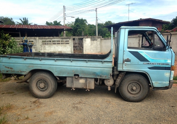 รถบรรทุก 4 ล้อ ISUZU NKR NEW ELF