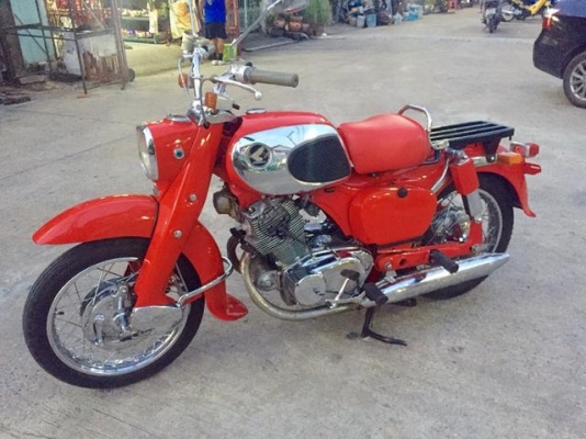 ขาย c77 เครื่อง 305 cc มีเล่มไม่มีชุดโอน เครื่องดี ขี่ได้ ปกติ สตารท์มือ ได้ สภาพสวยๆ ชุบทั้งคัน  ขายถูกๆ