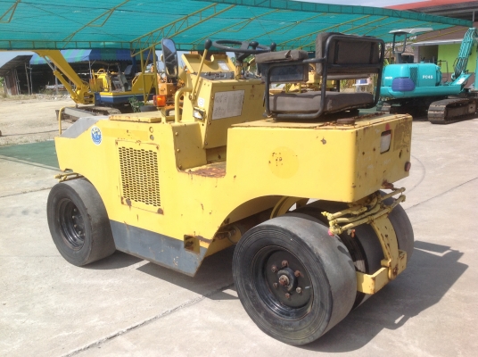 ขายรถบดล้อยางBomagรุ่นbw3Rนำเข้าญี่ปุ่นไม่เคยใช้งานในไทย