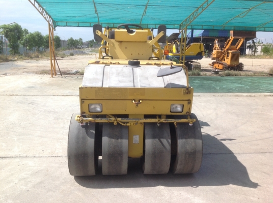 ขายรถบดล้อยางBomagรุ่นbw3Rนำเข้าญี่ปุ่นไม่เคยใช้งานในไทย