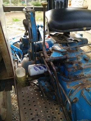 รถไถฟอร์ด.6610 ท้าย 6600 เสื้อลาย ท่อไอดีโตปั้มเฮท (ปั๊มกลม) ผาน CMT หน้า-หลังเลยครับ