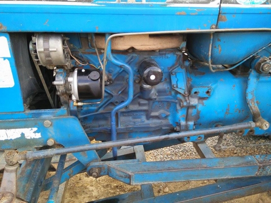 รถไถฟอร์ด.6610 ท้าย 6600 เสื้อลาย ท่อไอดีโตปั้มเฮท (ปั๊มกลม) ผาน CMT หน้า-หลังเลยครับ