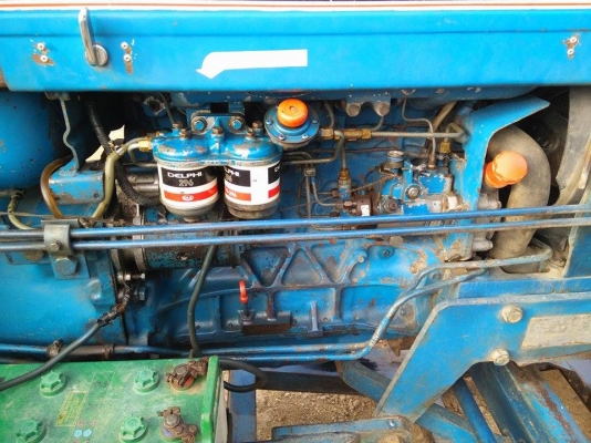 รถไถฟอร์ด.6610 ท้าย 6600 เสื้อลาย ท่อไอดีโตปั้มเฮท (ปั๊มกลม) ผาน CMT หน้า-หลังเลยครับ