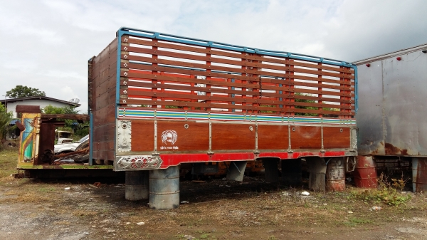 ขายด่วนกระบะ10ล้อ กระบะไม้สภาพดี พื้นเหล็ก พร้อมใช้งานยกลงจากร็อคกี้