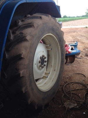 ขายด่วนรถไถฟอร์ด 7740 ผาน CMT หน้า-หลัง ขายตามสภาพ