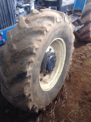 ขายด่วนรถไถฟอร์ด 7740 ผาน CMT หน้า-หลัง ขายตามสภาพ