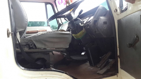 ขายด่วน 10ล้อพื้นเรียบ HINO F17 เครื่องEH700 จิฟฟี่้่พาวเวอร์ แอร์ ยางดี10เส้นเครื่องดีคัชชีดี ขายด่วน 10ล้อพื้นเรียบ HINO F17 เครื่องEH700 จิฟฟี่้่พาวเวอร์ แอร์ ยางดี10เส้นเครื่องดีคัชชีดี