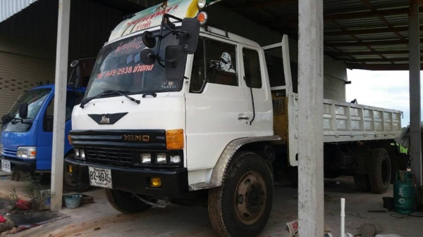 ขายรถ6ล้อใหญ่ HINO FD176 เครื่องHO7C เครื่องดีแคชซีสวย 185แรง สภาพพร้อมใช้งาน เอกสารพร้อมโอน สนใจโทร 090-8588220คุณนะ 093-3258446คุณบิว หรือเข้าดูสินค้าอื่นๆได้ที่ www.truck.in.th/498 หรือเพจFacebook ณรงค์ ซื้อขายรถมือสอง (เว็บไซต์ส่วนตัว) หรือFacebook ตล