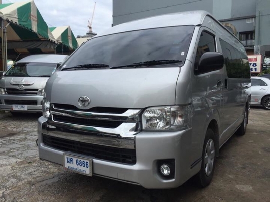 ดีเซล2.5เกียAT. ไมล์ หมื่นโล สภาพป้ายแดง!!!!!โทร0877758887นางเบสท์รถตู้ท่าพระ