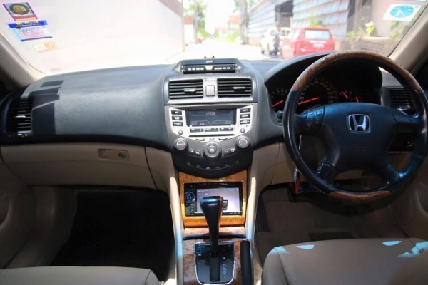 ขาย HONDA Accord 2.4 สีดำ ปี 2003 (EL) ติดแก๊ส LPG ถังแค๊ปซูน วิทยุ 2 DIN รถเพิ่งเปลี่ยนยางมาใหม่ทั้งสี่เส้น