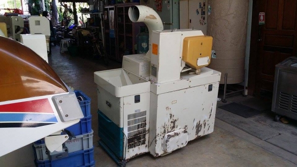 นำเข้าจากญี่ปุ่น เครื่องสีข้าวกล้องเก่าญี่ปุ่น  SATAKE  รุ่น GPS 350A (2)  สภาพเครื่องพร้อมใช้งาน