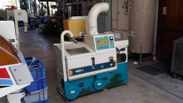 นำเข้าจากญี่ปุ่น เครื่องสีข้าวกล้องเก่าญี่ปุ่น  SATAKE  รุ่น GPS 350A (2)  สภาพเครื่องพร้อมใช้งาน