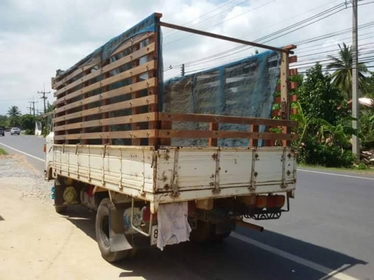 ขายรถ6ล้อ HINO KM500 เครื่องEQ100 ยาว4.30เมตร 110แรง สภาพพร้อมใช้งาน เอกสารพร้อมโอน สนใจโทร 090-8588220คุณนะ 093-3258446คุณบิว หรือเข้าดูสินค้าอื่นๆได้ที่ www.truck.in.th/498 หรือเพจFacebook ณรงค์ ซื้อขายรถมือสอง (เว็บไซต์ส่วนตัว) หรือFacebook ตลาดรถมือสอ