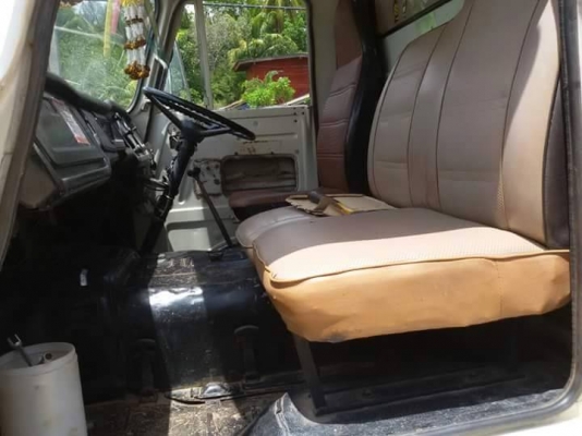 ขายรถ6ล้อ HINO KM500 เครื่องEQ100 ยาว4.30เมตร 110แรง สภาพพร้อมใช้งาน เอกสารพร้อมโอน สนใจโทร 090-8588220คุณนะ 093-3258446คุณบิว หรือเข้าดูสินค้าอื่นๆได้ที่ www.truck.in.th/498 หรือเพจFacebook ณรงค์ ซื้อขายรถมือสอง (เว็บไซต์ส่วนตัว) หรือFacebook ตลาดรถมือสอ