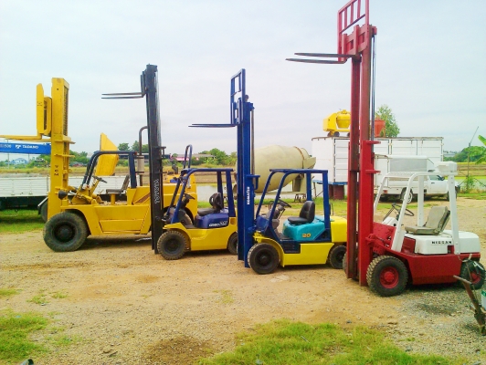 ขายรถฟอร์คลิฟต์   4 คัน มือสองภาพพร้อมใช้งาน