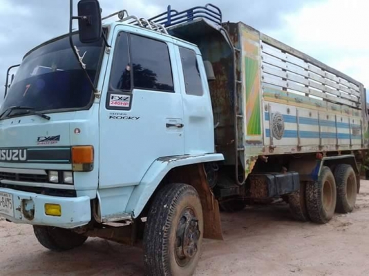 ขายดั้ม2เพลา ร็อกกี้195แรง พ.เพาเวอร์ เบรกทิฟฟี่ ภายในสวย เกียร์ZF ช่างล่าง210 สภาพพร้อมใช้งาน เอกสารพร้อมโอน สนใจโทร 090-8588220คุณนะ 093-3258446คุณบิว หรือเข้าดูสินค้าอื่นๆได้ที่ www.truck.in.th/498 หรือเพจFacebook ณรงค์ ซื้อขายรถมือสอง (เว็บไซต์ส่วนตัว