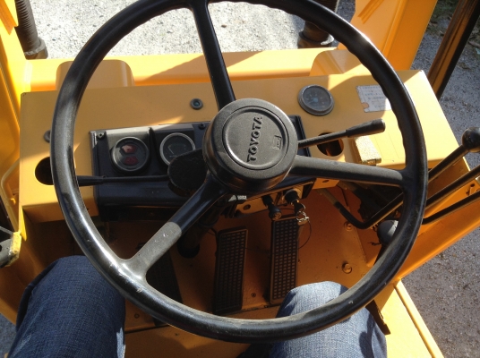 ขายรถตักเก่าญี่ปุ่น TOYOTA 3SD25. ตักได้สูง แขนยาว ดิสเบรคคู่หน้า