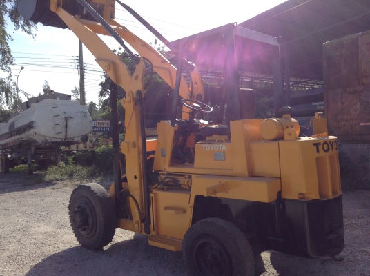 ขายรถตักเก่าญี่ปุ่น TOYOTA 3SD25. ตักได้สูง แขนยาว ดิสเบรคคู่หน้า