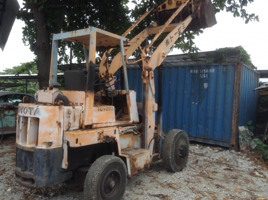 ขายรถตักเก่าญี่ปุ่น TOYOTA 3SD25. ตักได้สูง แขนยาว ดิสเบรคคู่หน้า
