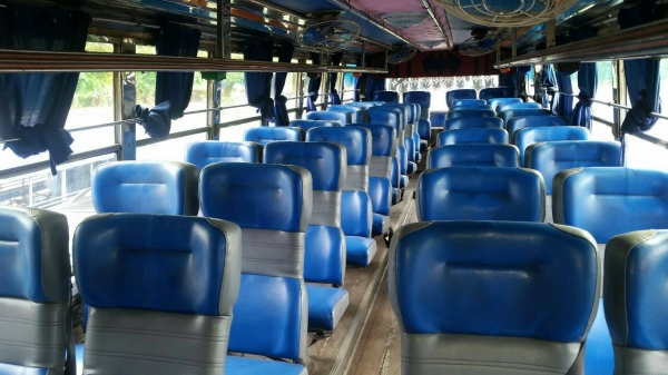 รถบัส hino BX320 ยาว 10 เครื่อง HO6C เทอร์โบ เบรกจิ๊ฟฟี่ พวงมาลัยเพาเวอร์ ทะเบียน ม.79 เอกสารพร้อมโอน