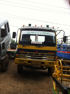 ขายMITSU FUSO400000บาท   มีคลิบให้ดูครับ
